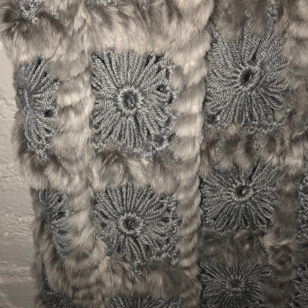 Real Rabbit Fur Vest - Picture 4 of 7